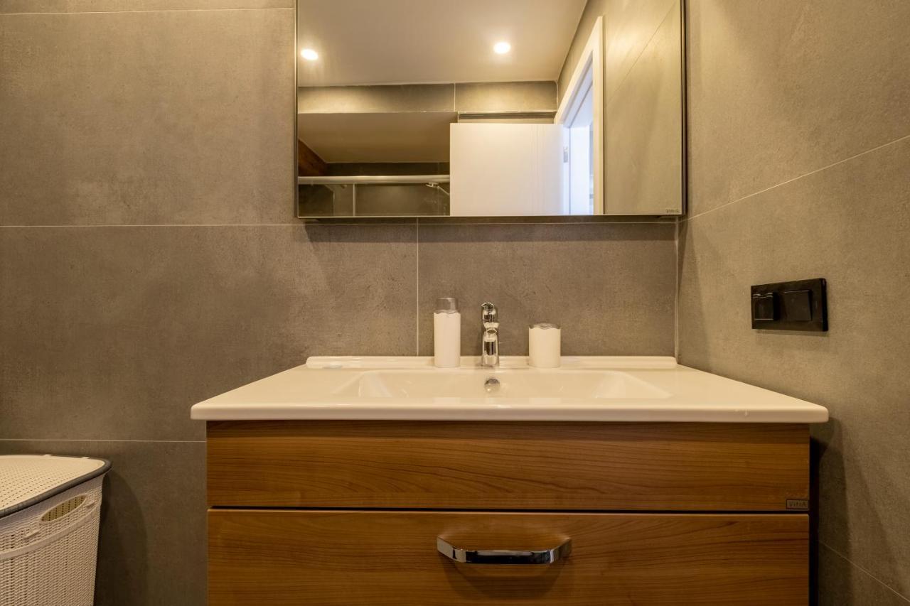 New And Modern Flat With Sea View Daire